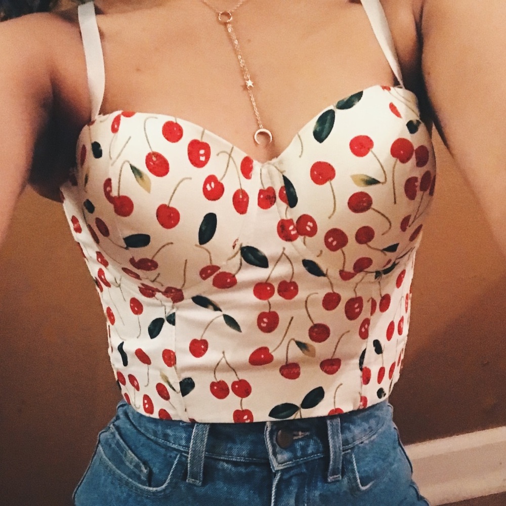 🎉HP🎉 Cherry Crop Top 🍒 - Picture 3 of 6